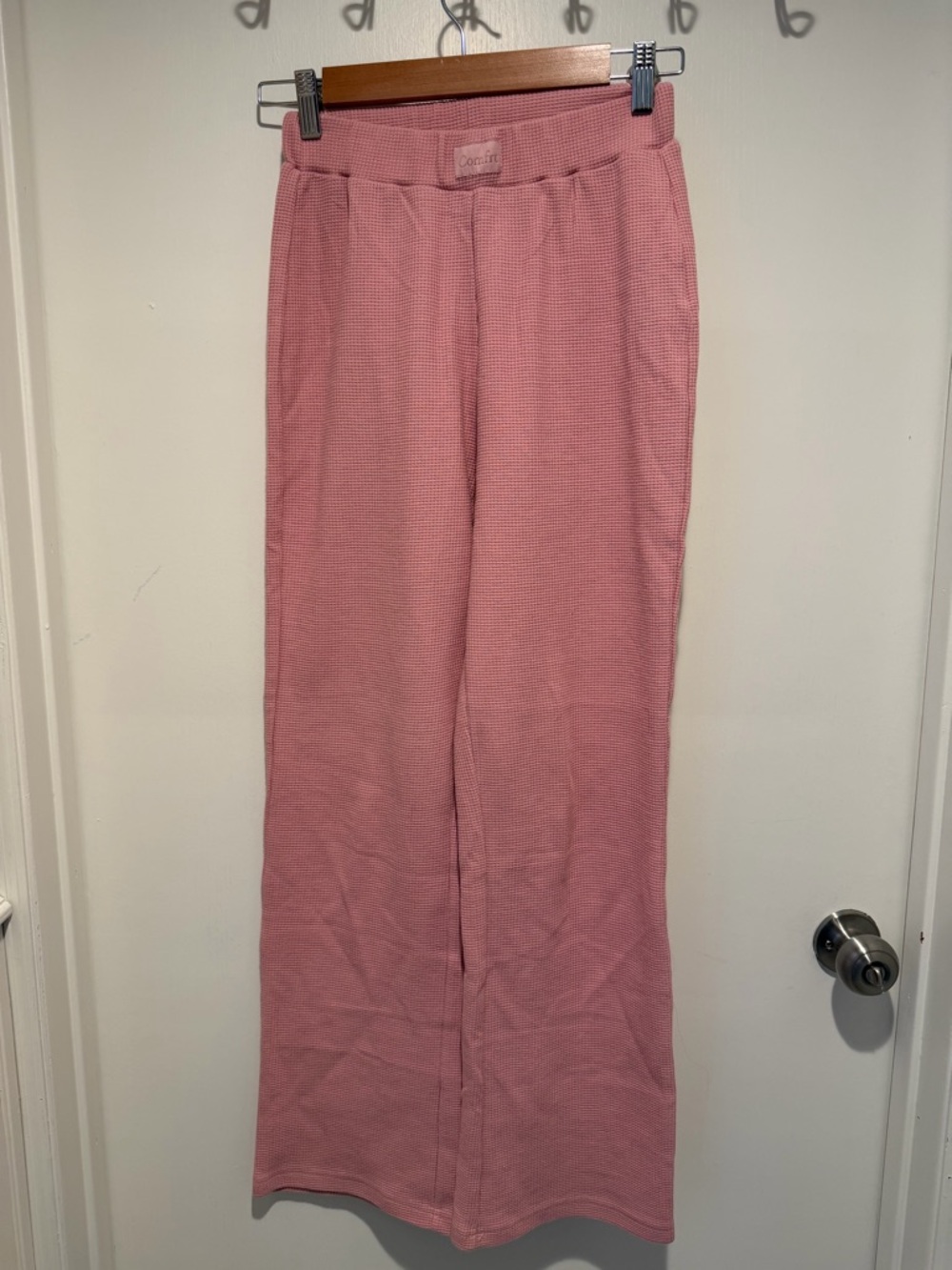 Comfortable Women's Pink Waffle Lounge Set - Picture 4 of 12